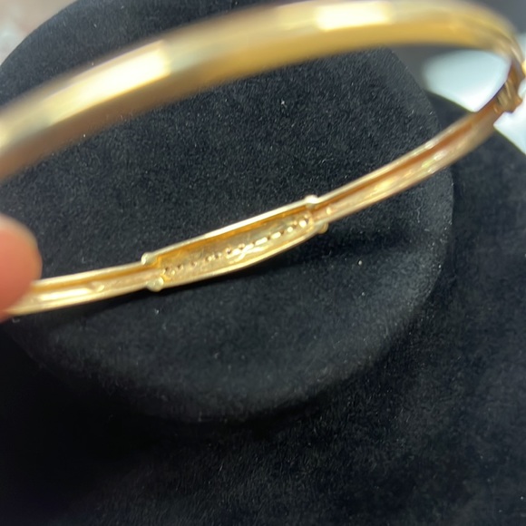 Diamonds 14K Gold Bangle Bracelet - Picture 4 of 5